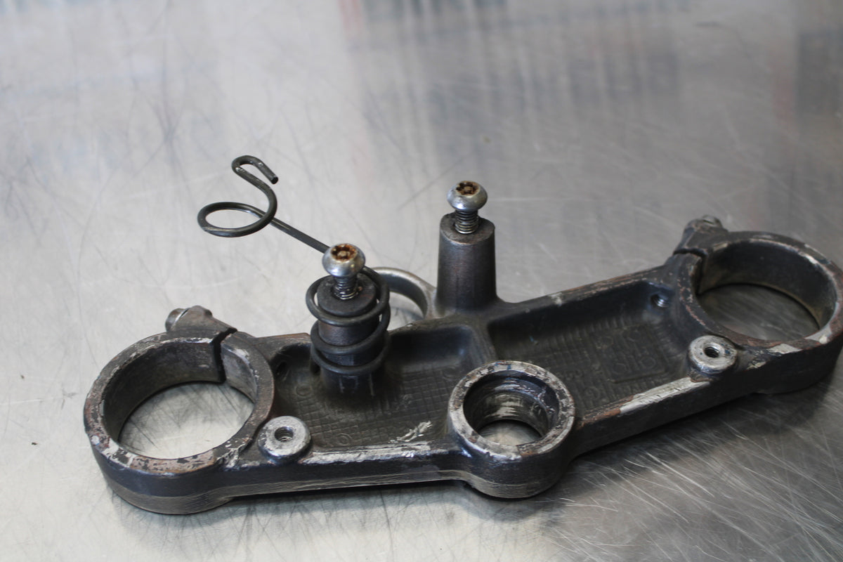 97-02 SUZUKI GSXR750 FORKS UPPER TRIPLE TREE CLAMP BB145