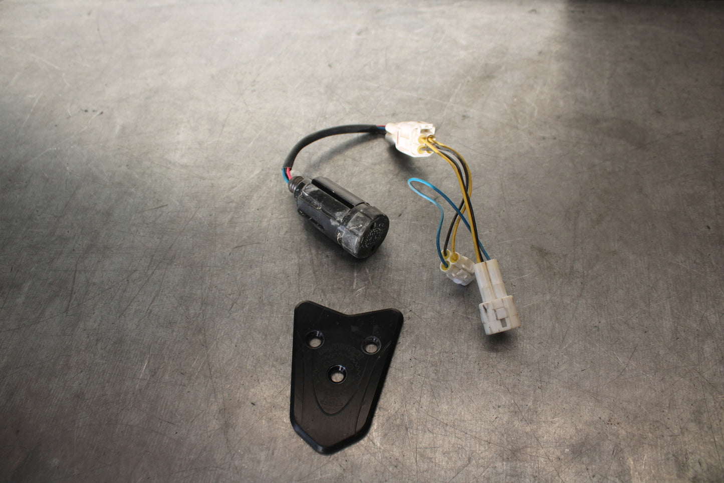 09-14 YAMAHA YZF R1 TST AFTERMARKET TURN SIGNAL RELAY FLASHER SWITCH  BB696