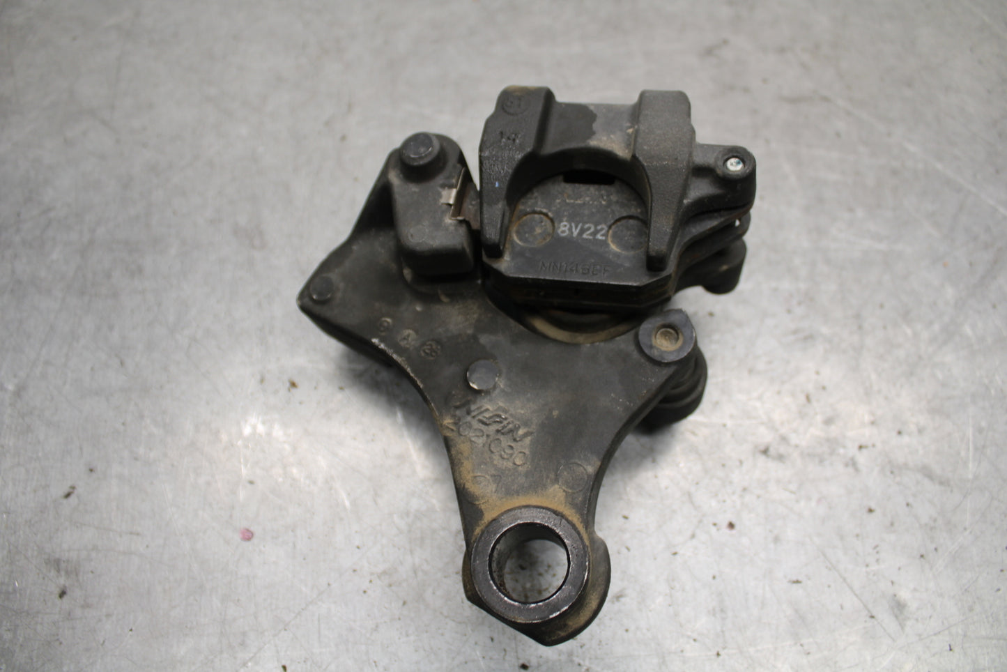 09-11 TRIUMPH DAYTONA 675 REAR BACK BRAKE CALIPER W MOUNT BRACKET BB652