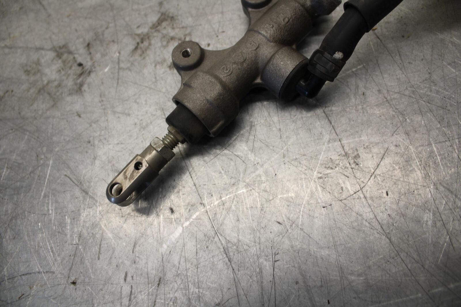 2008 Yamaha YZF R6 REAR  BRAKE MASTER CYLINDER W RESERVOIR 2C0-2583V-01-00 BB521