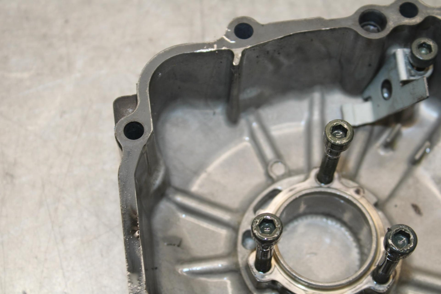2001 Suzuki GSXR750 STATOR MAGNETO ALTERNATOR GENERATOR COVER 11351-35F02 BB553