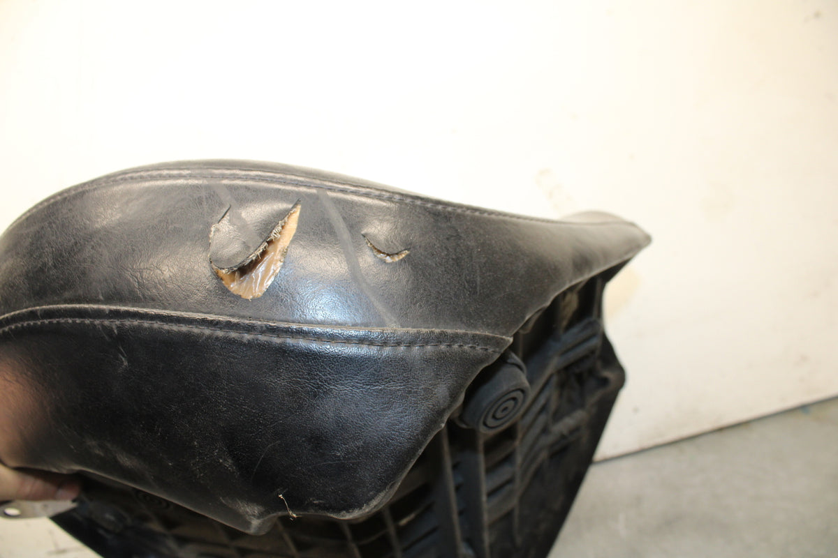 99-00 YAMAHA V STAR 1100 FRONT DRIVERS SEAT BB711