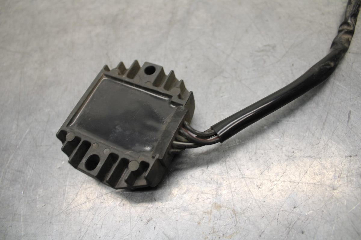04-09 SUZUKI GS 500 FH GS500F RECTIFIER VOLTAGE REGULATOR BB97