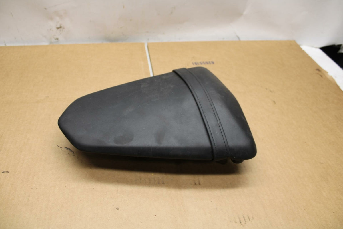 19-21 YAMAHA YZF R3 REAR BACK PASSENGER TANDEM SEAT PAD SADDLE PILLION BB378