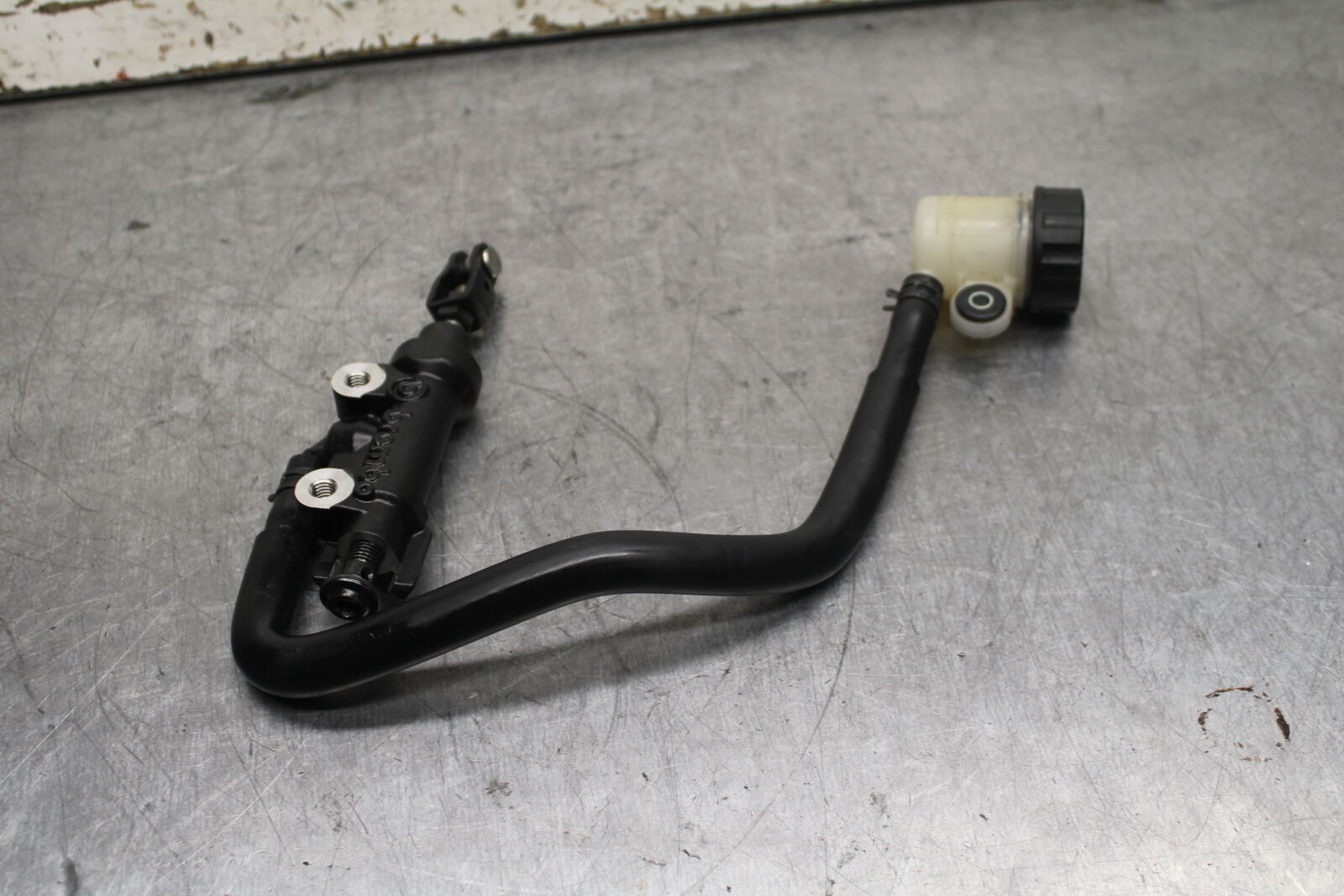 14-17 YAMAHA FZ09 REAR BACK BRAKE MASTER CYLINDER W RESERVOIR BB111