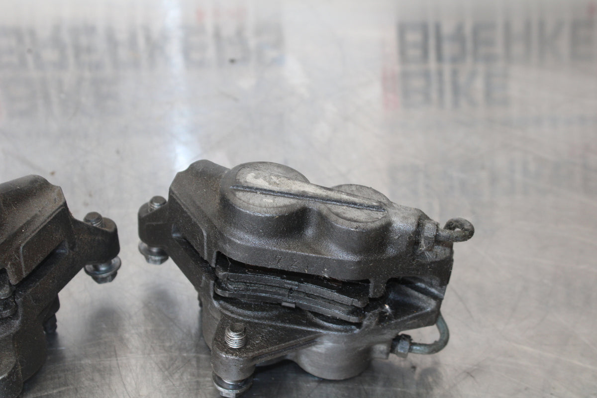 96-07 YAMAHA YZF600R RIGHT LEFT FRONT BRAKE CALIPER SET PAIR CALIPERS BB158