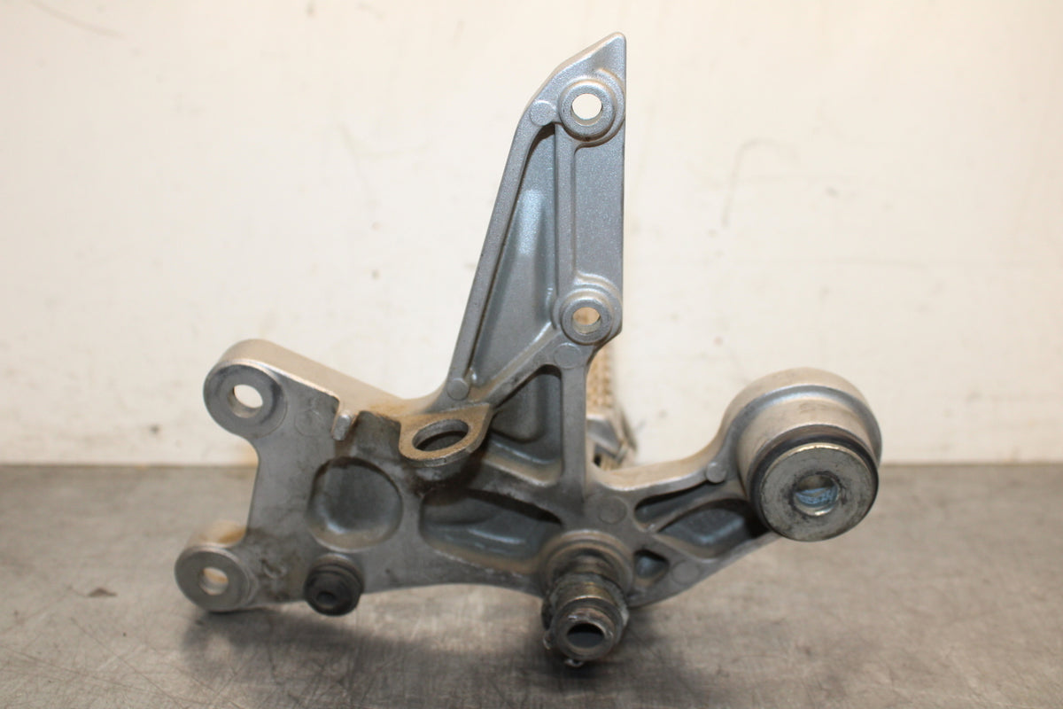 10-11 HONDA CBR1000RR RIGHT REARSET REAR SET DRIVER FOOT PEG REST STOP BB128