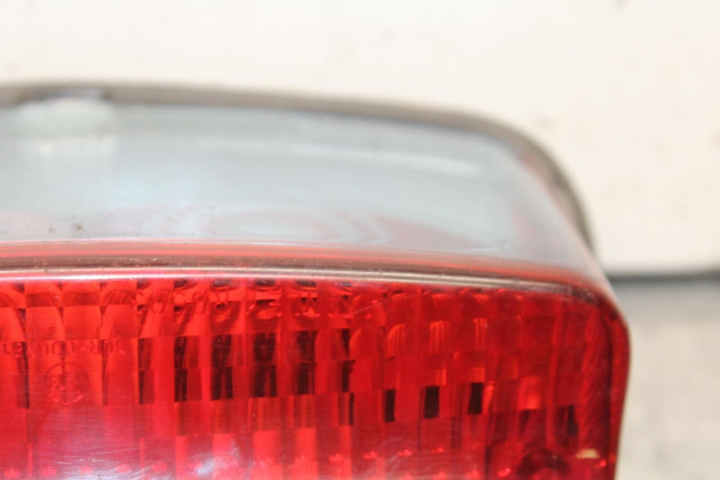 04-09 SUZUKI GS 500 FH GS500F REAR TAIL TAILLIGHT BACK BRAKE LIGHT BB97