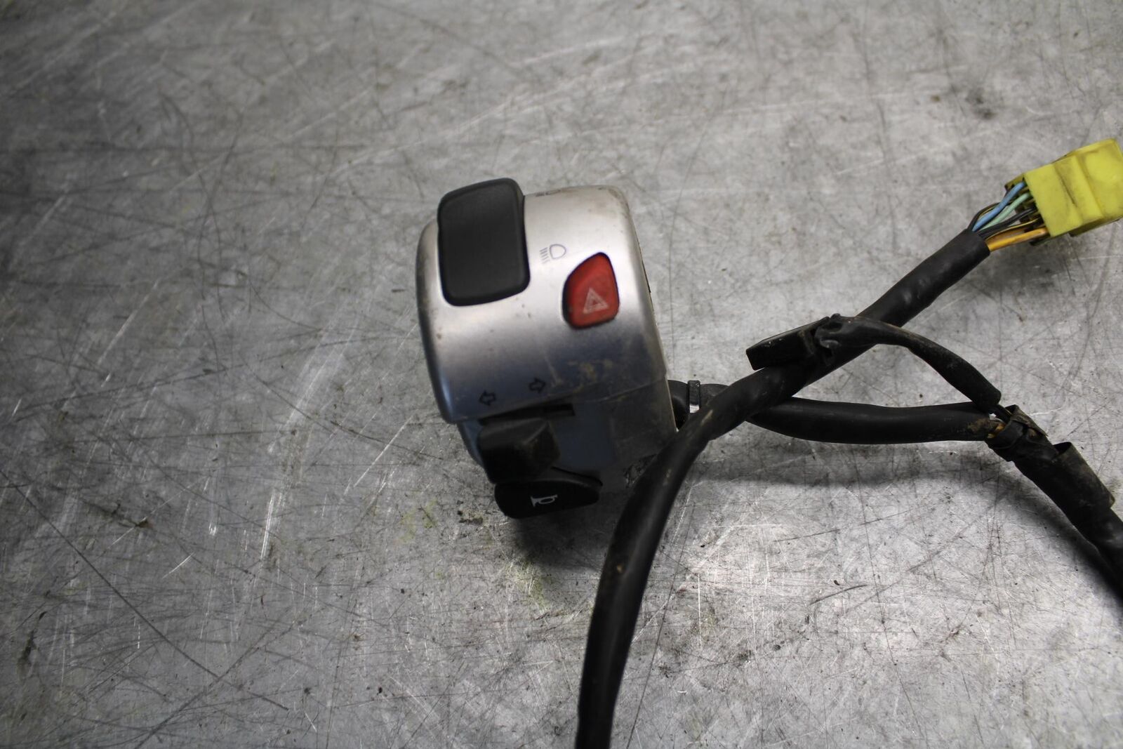 2007 Suzuki Boulevard M50B LEFT CLIP ON HANDLE HORN SIGNALS SWITCH BB537