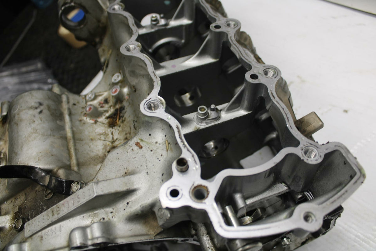 03 KAWASAKI NINJA ZX6RR ZX600K ENGINE MOTOR CRANKCASE CRANK CASES BLOCK BB264