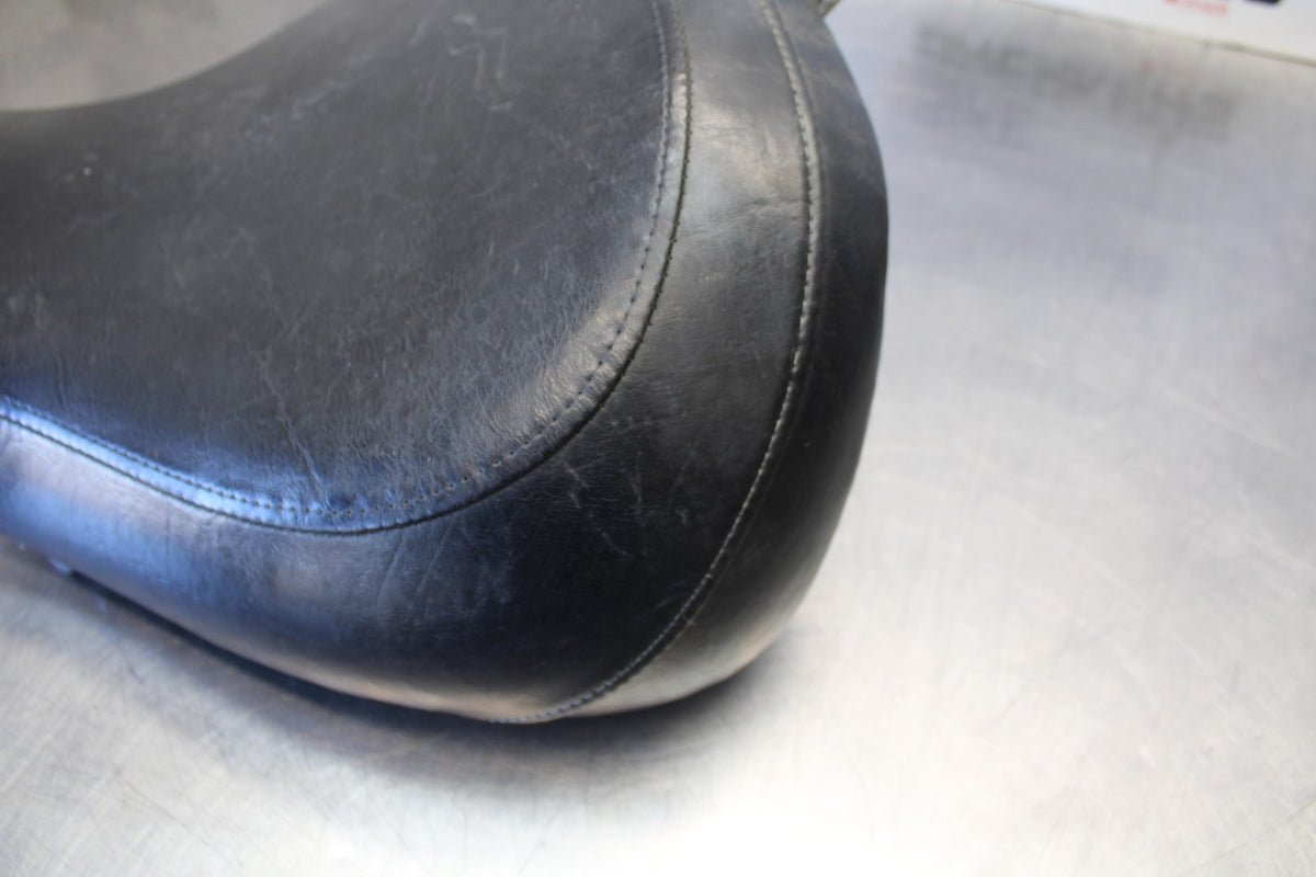 2006 Suzuki Boulevard C90 FRONT DRIVERS SEAT BB849