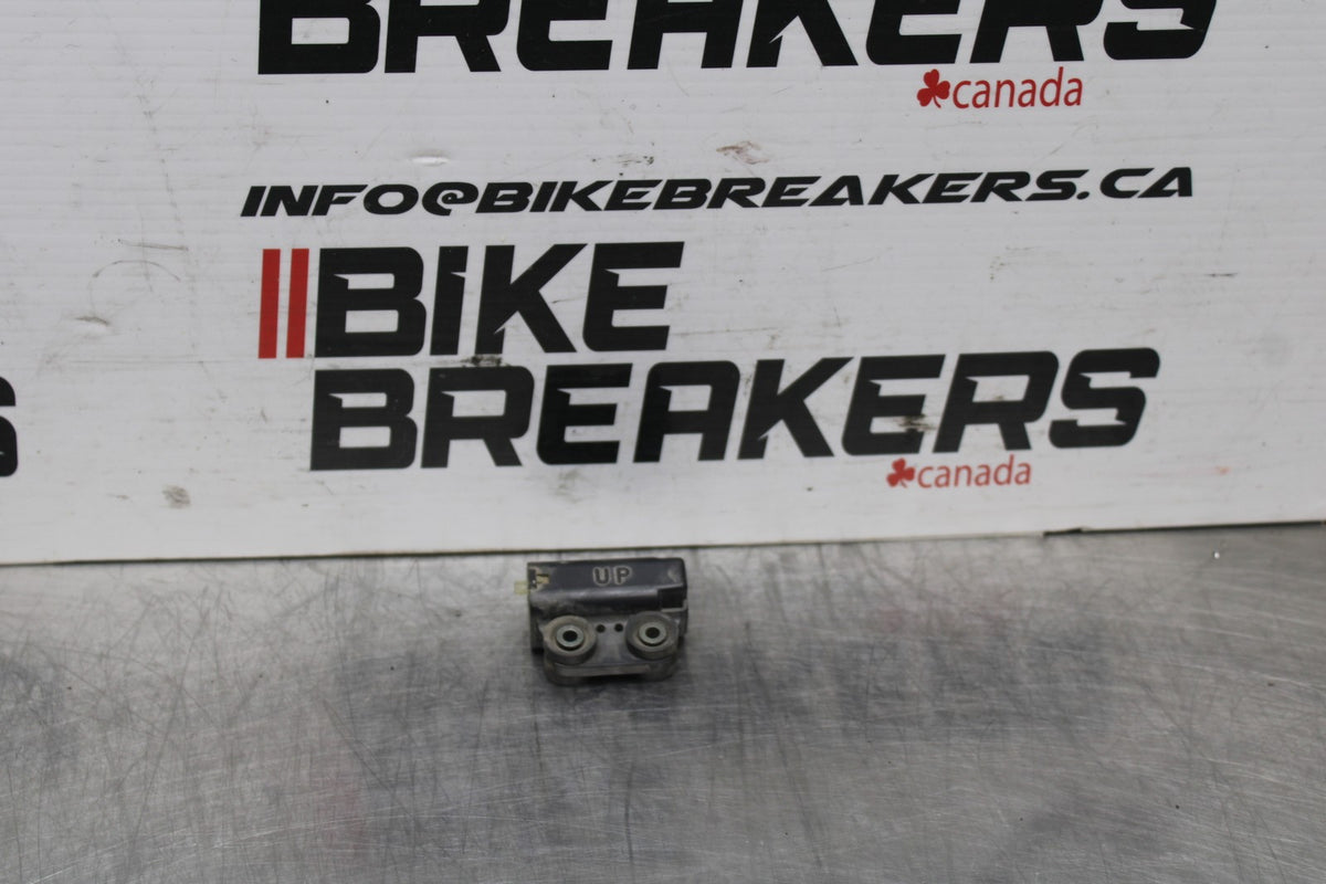 05 YAMAHA YZF R6 TIP OVER BANK ANGLE CRASH SENSOR SWITCH  BB814