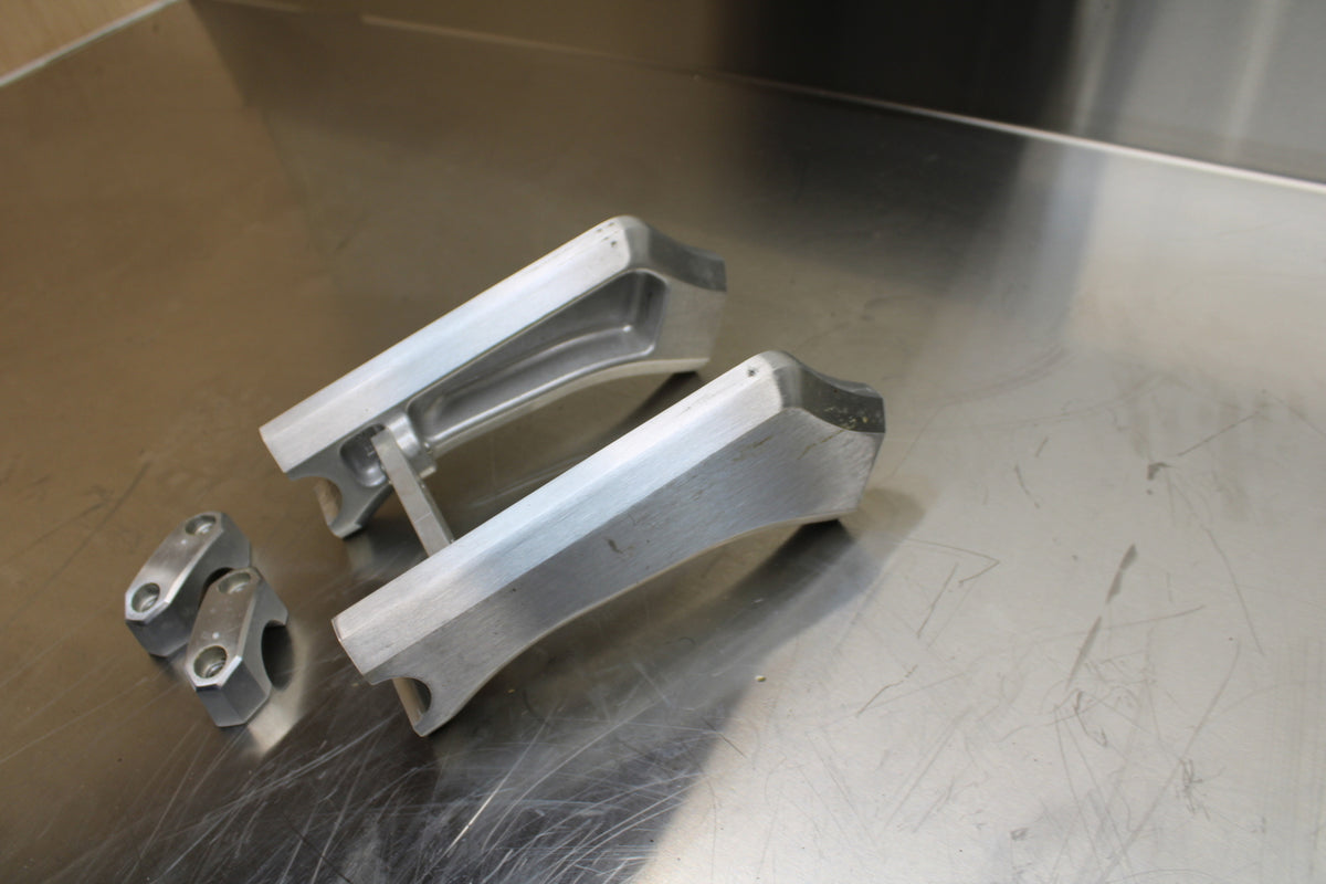 09-10 SUZUKI BOULEVARD M109R HANDLEBAR RISERS BB135