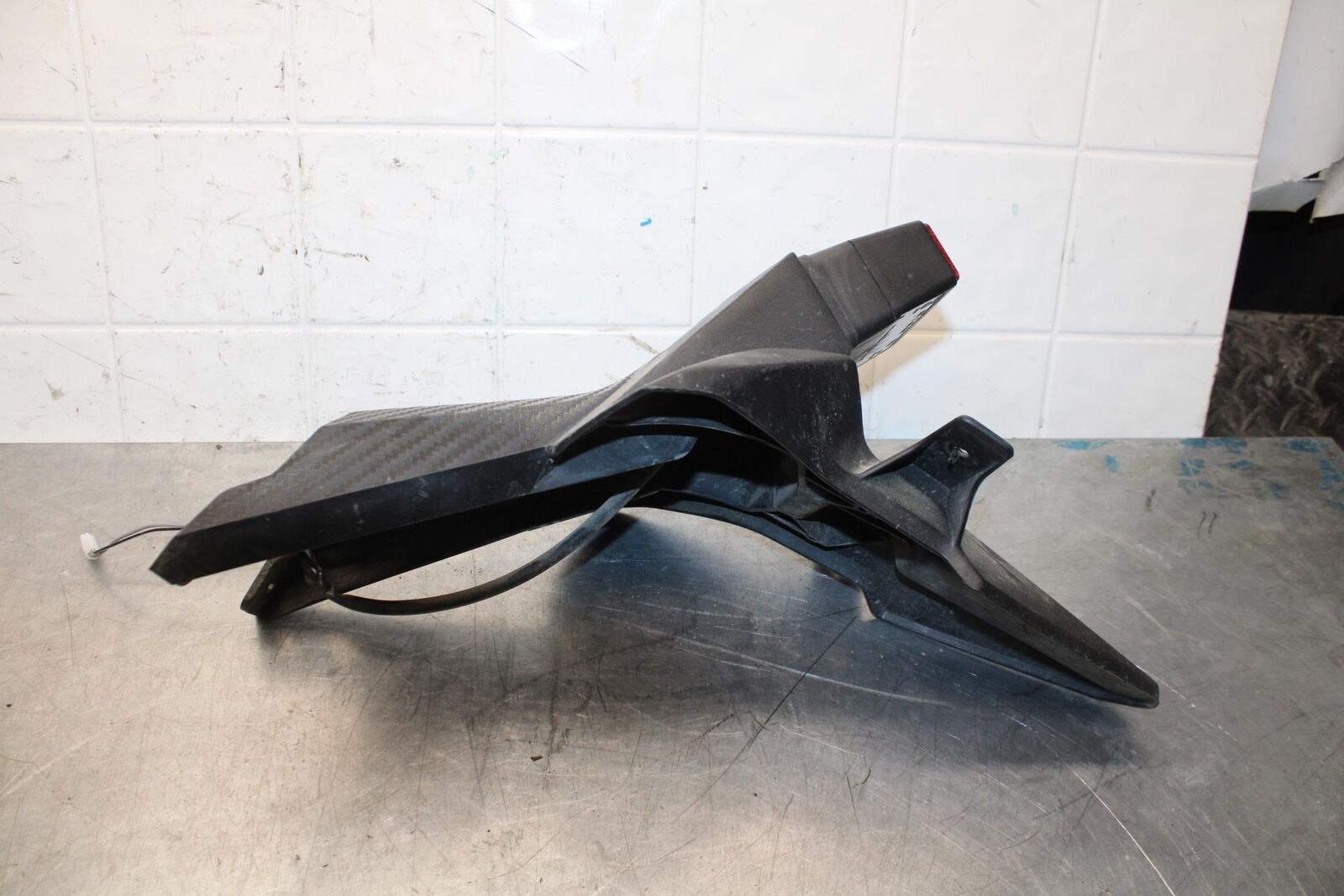 2015 Suzuki GSXR750 LICENSE PLATE LIGHT BB595
