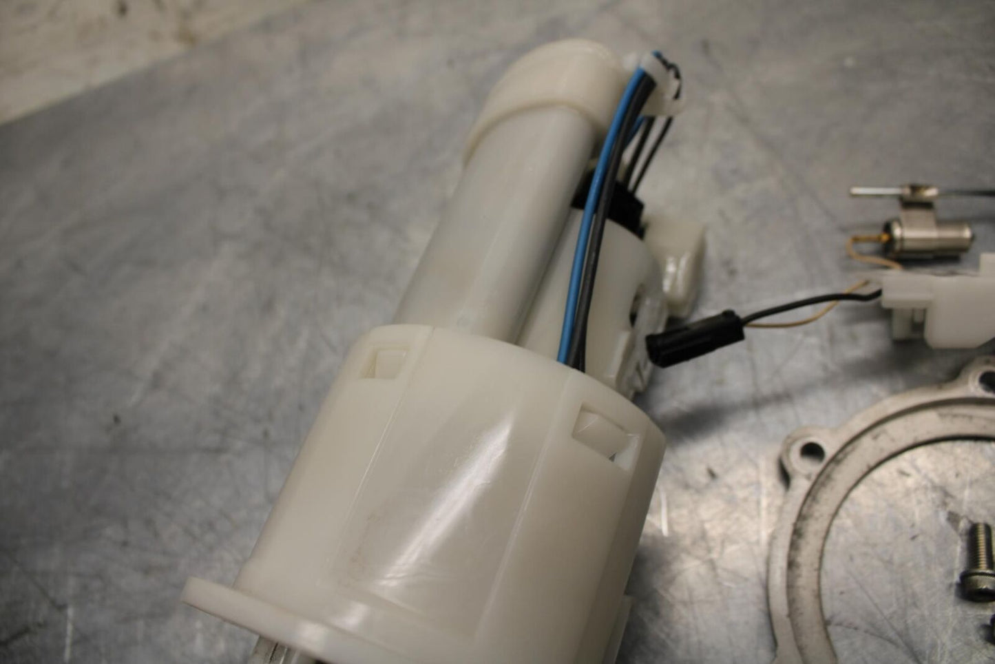 09-14 YAMAHA YZF R1 FUEL PUMP GAS PETROL SENDER UNIT 14B-13907-20-00 BB471