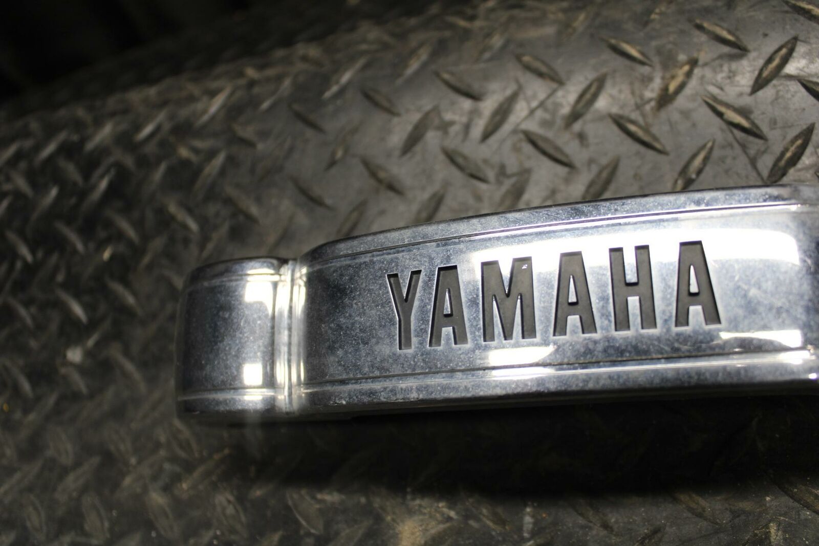 84-85 YAMAHA VIRAGO 1000 FRONT FORKS CLAMP LOWER TRIPLE TREE COVER BB173