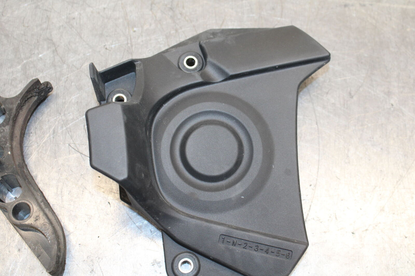 14-17 YAMAHA FZ09 ENGINE SPROCKET COVER BB111