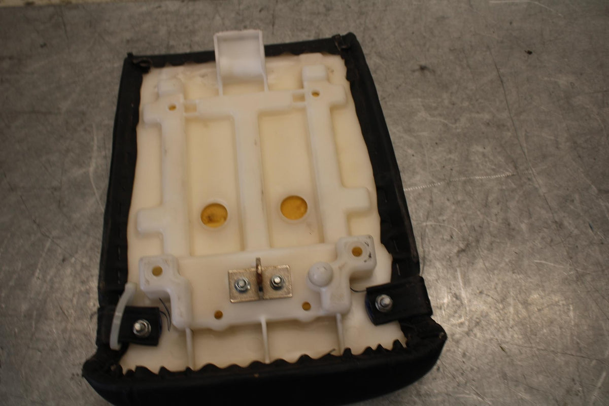 1998 Yamaha YZF R1 REAR BACK PASSENGER TANDEM SEAT PAD SADDLE PILLION BB53