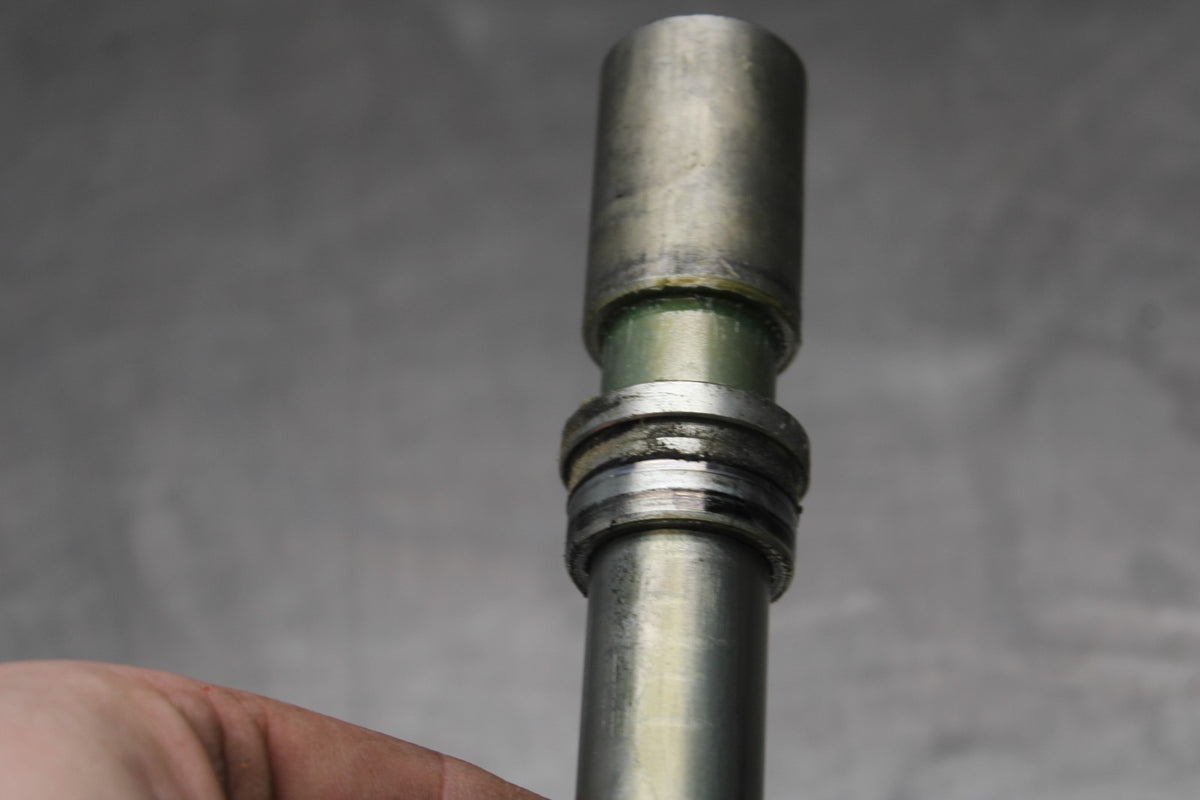 08-16 YAMAHA YZF R6 FRONT WHEEL RIM AXLE PIVOT BOLT BB856