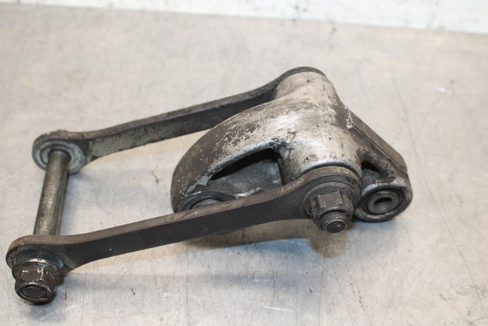 2006 Suzuki SV650S REAR DOGBONE SHOCK LINKAGE LINK BB65