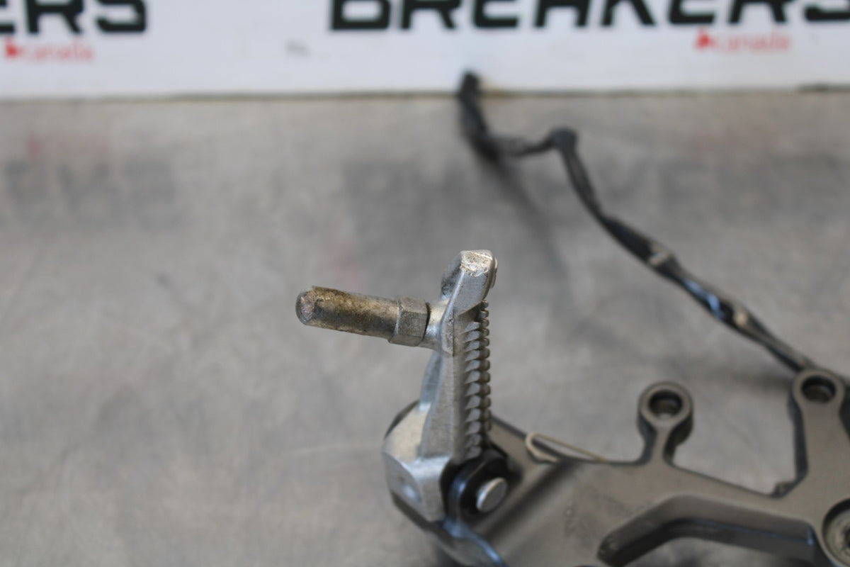 24-25 KAWASAKI NINJA 500 ABS RIGHT REARSET REAR SET DRIVER FOOT PEG REST BB899