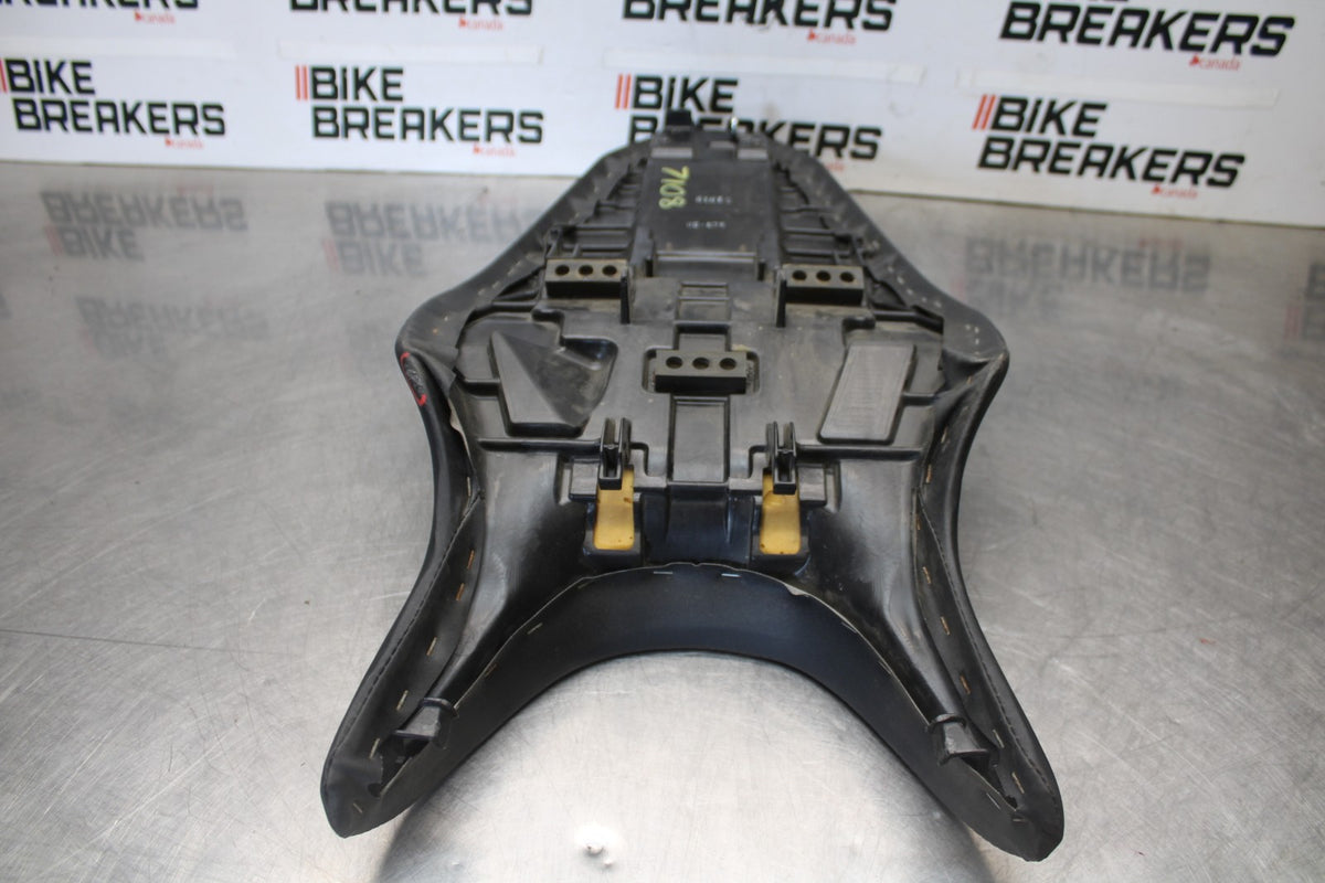 06-07 HONDA INTERCEPTOR 800 VFR800 FRONT REAR SEAT SADDLE BB917