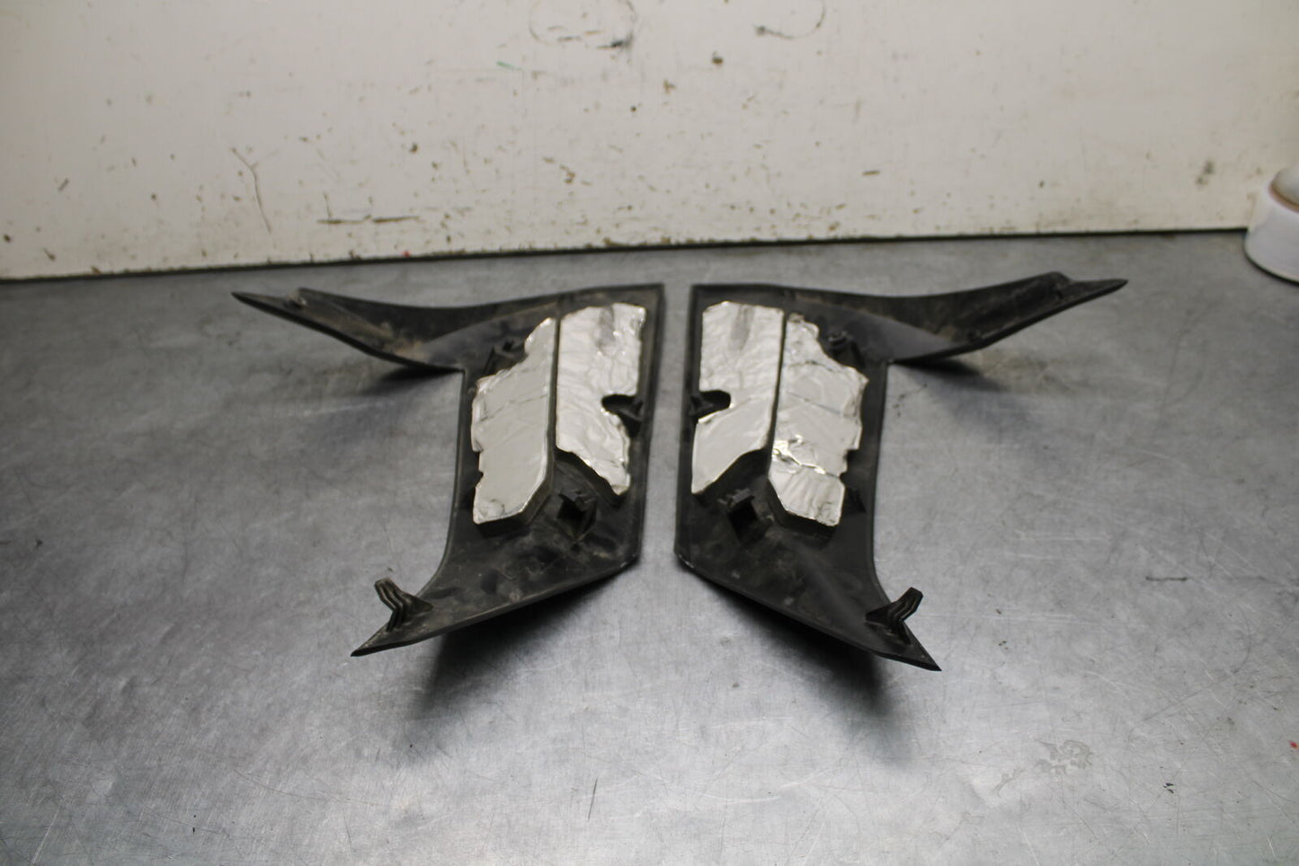 18-24 KAWASAKI NINJA 650 LEFT & RIGHT MID UPPER SIDE FAIRING COWL PLASTIC BB725