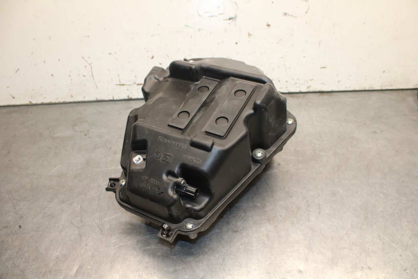 18-24 KAWASAKI NINJA 650 AIRBOX AIR INTAKE FILTER BOX BB725