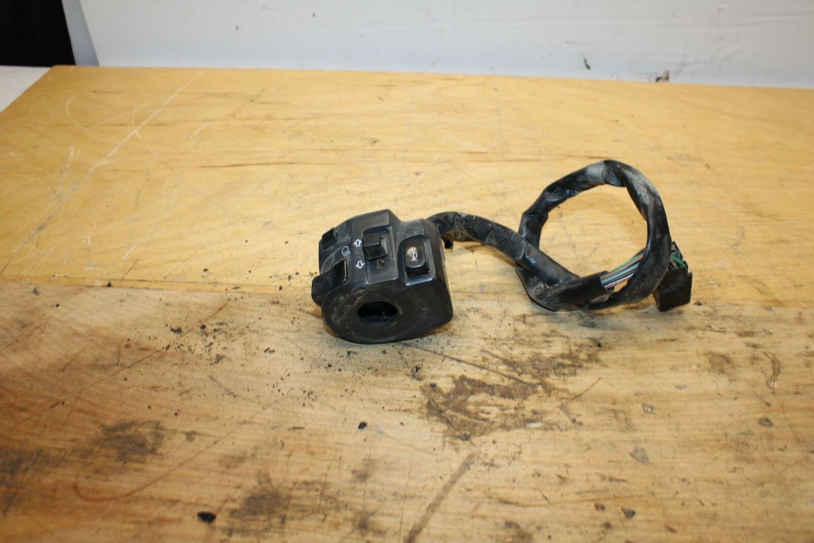 04-05 KAWASAKI NINJA ZX10R LEFT CLIP ON HANDLE HORN SIGNALS SWITCH BB322