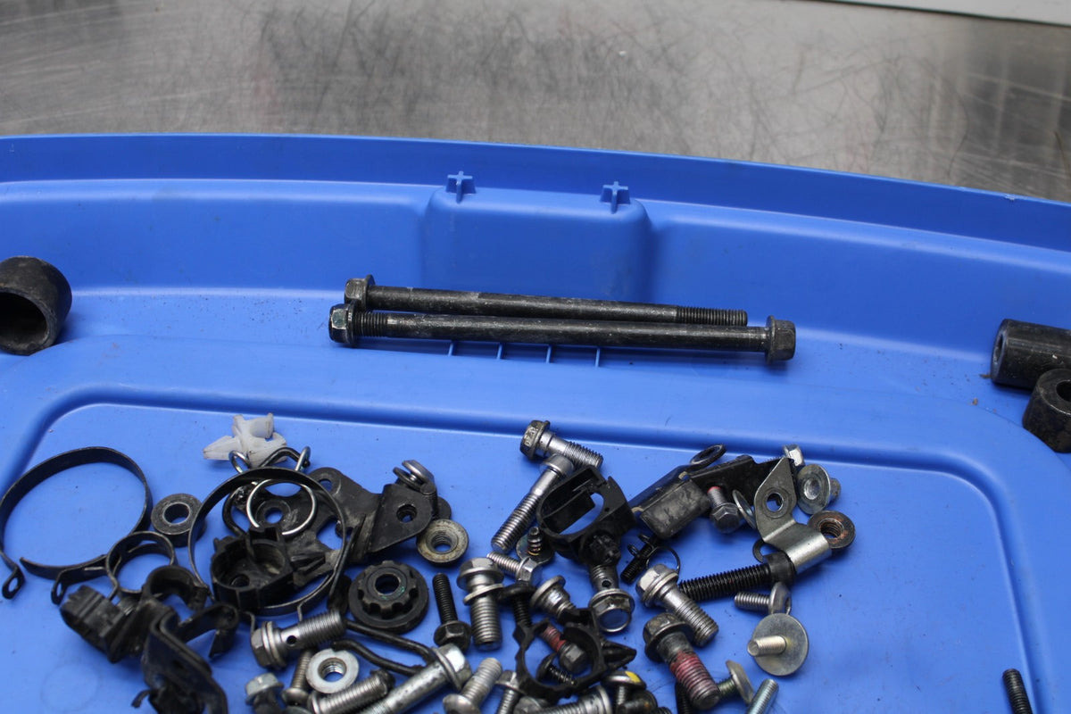 24-25 KAWASAKI NINJA ZX4R MOUNTING BOLTS HARDWARE MOTOR SCREWS BB174