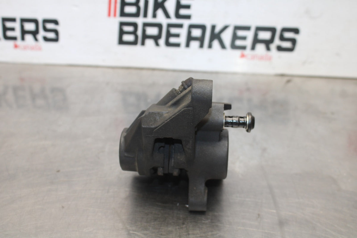 23-24 YAMAHA MT-07 RIGHT LEFT FRONT BRAKE CALIPER SET PAIR CALIPERS BB927