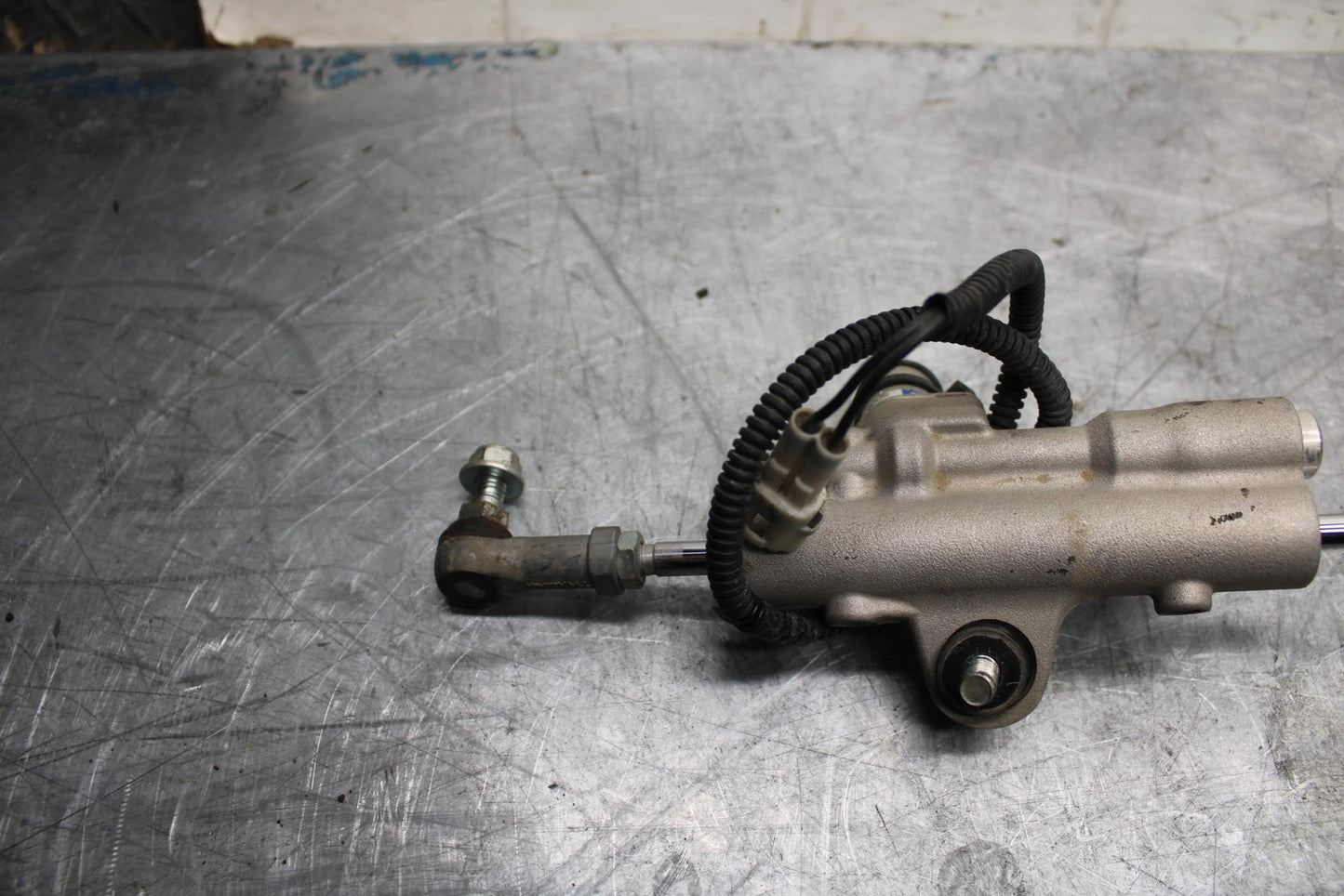 18 YAMAHA YZF R1  STEERING DAMPER STABILIZER BB473
