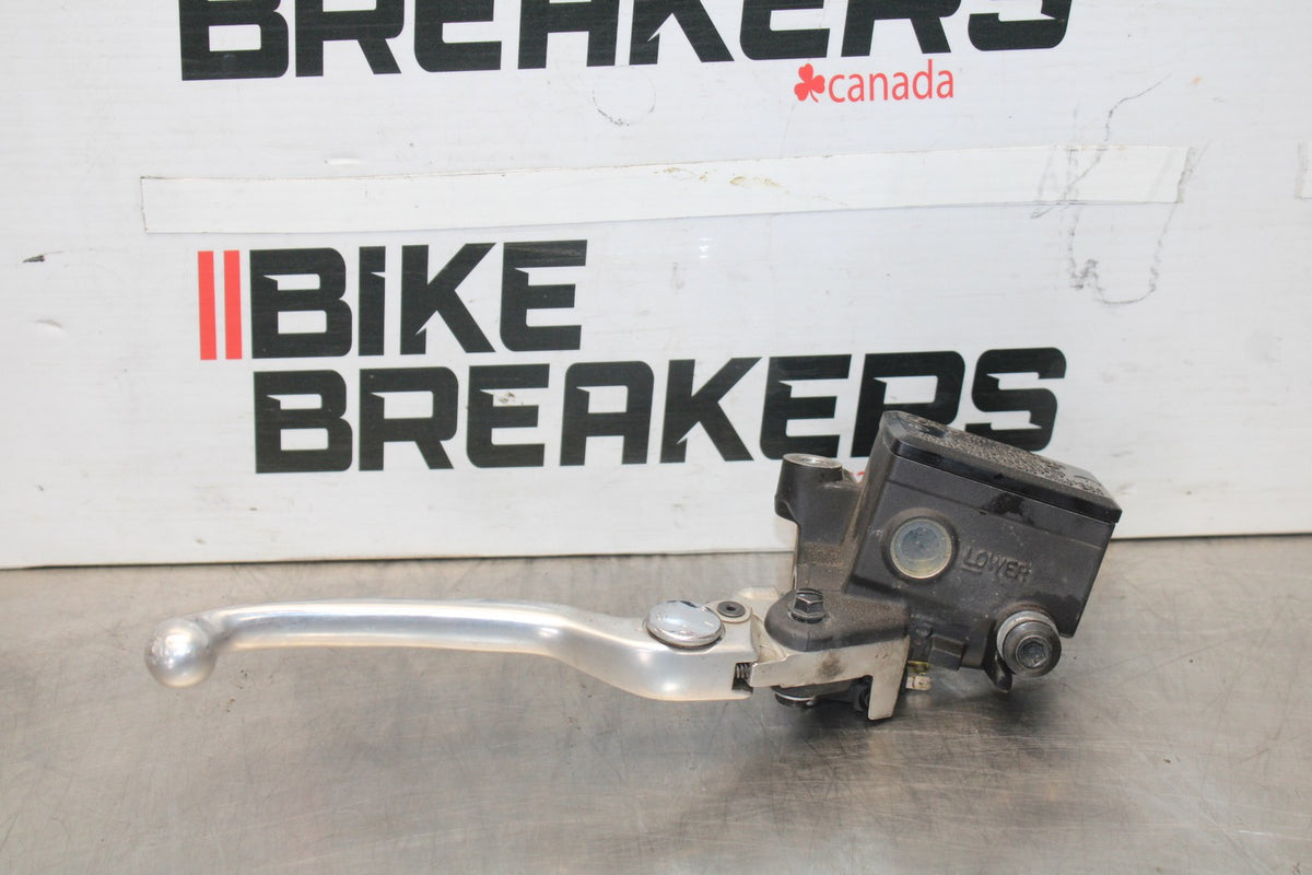 15-17 YAMAHA FJ09 FRONT BRAKE MASTER CYLINDER w/ LEVER BB906