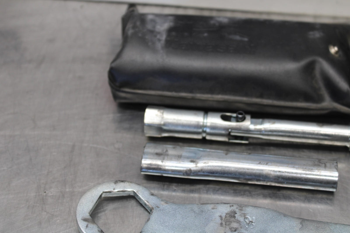 08-09 KAWASAKI NINJA ZX14R STOCK TOOLS OEM TOOL BAG KIT SET BB932