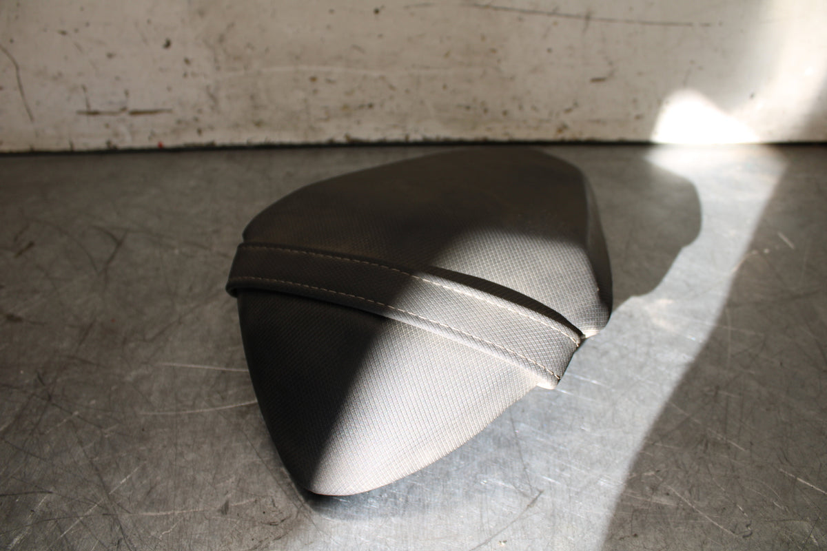 19-22 KAWASAKI Z400 REAR BACK PASSENGER TANDEM SEAT PAD SADDLE PILLION BB708
