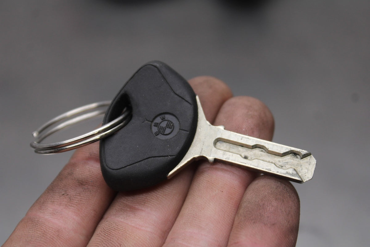 10-11 BMW S1000RR IGNITION LOCK & GAS CAP WITH KEY BB941