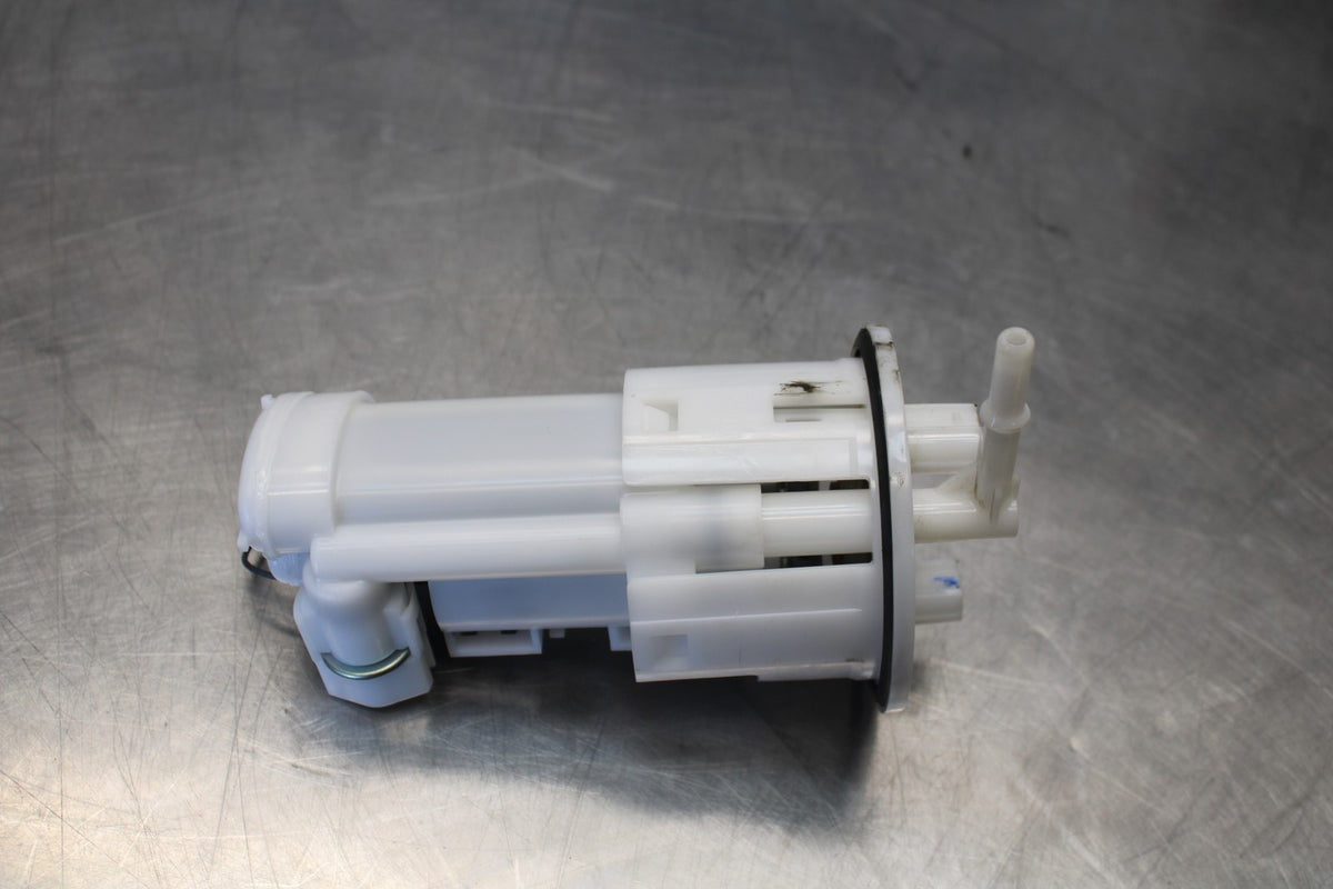 20 TRIUMPH STREET TRIPLE 765 FUEL PUMP GAS PETROL SENDER UNIT BB864