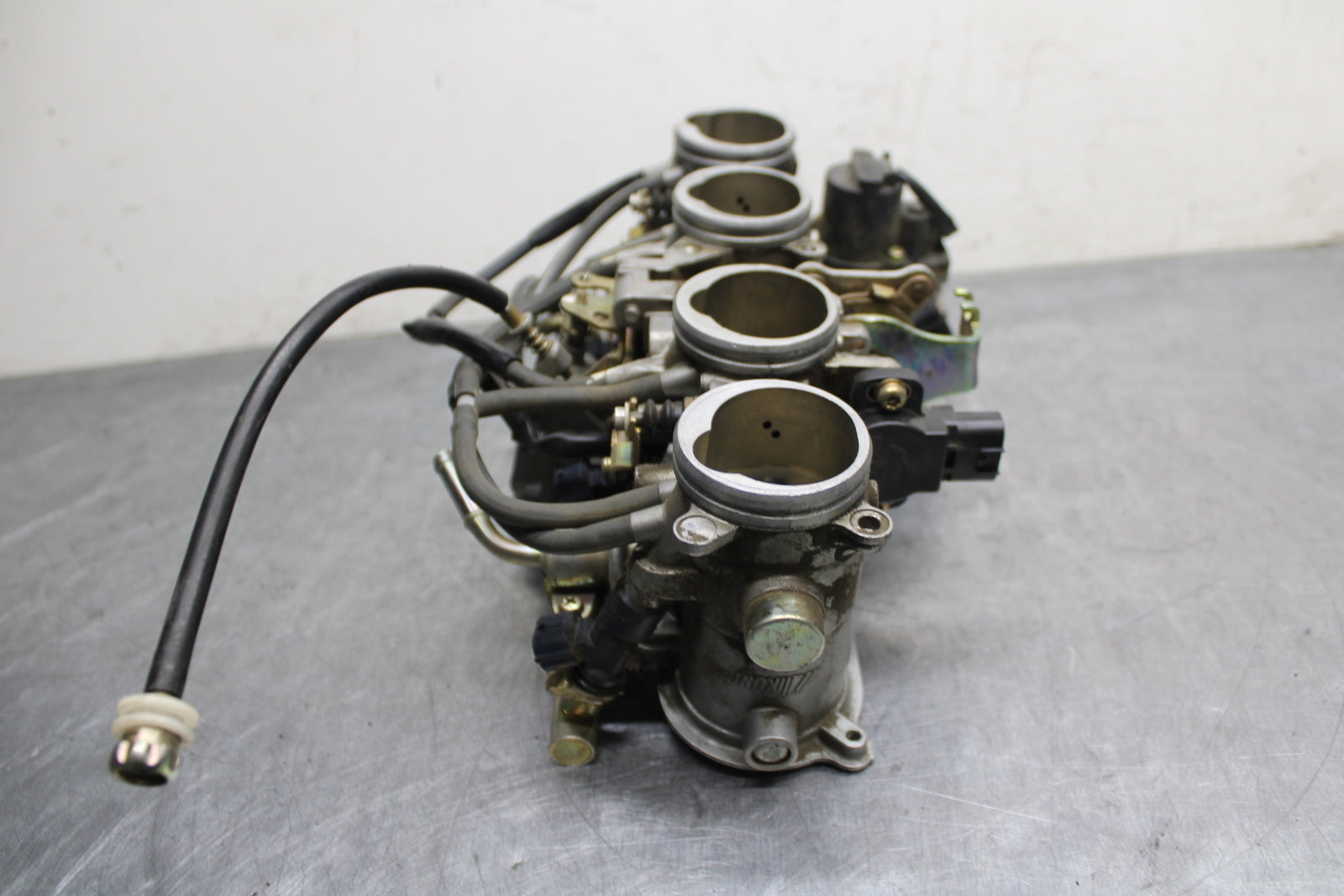 04-05 YAMAHA YZF R1 MAIN FUEL INJECTORS / THROTTLE BODIES BB131