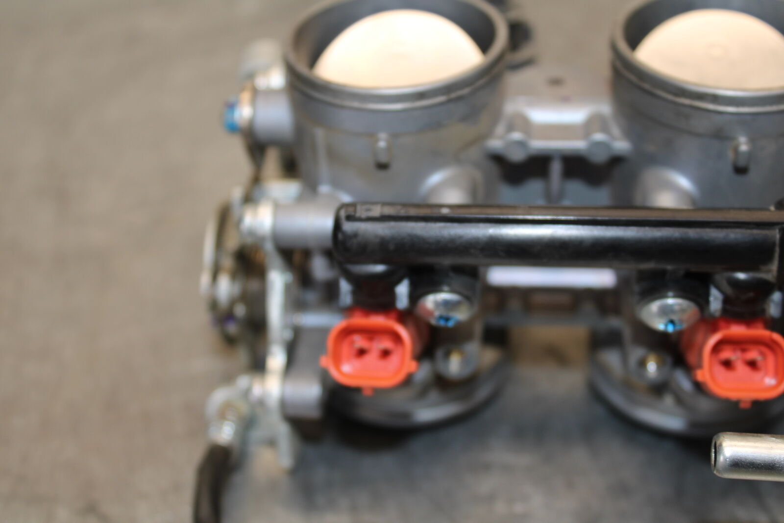 19-23 KAWASAKI NINJA ZX6R MAIN FUEL INJECTORS / THROTTLE BODIES BB701