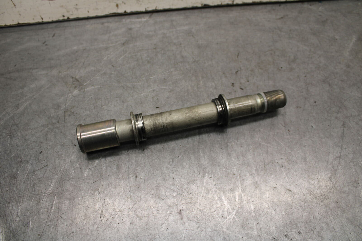 13-18 KAWASAKI NINJA ZX6R FRONT WHEEL RIM AXLE PIVOT BOLT 41068-0595 BB666