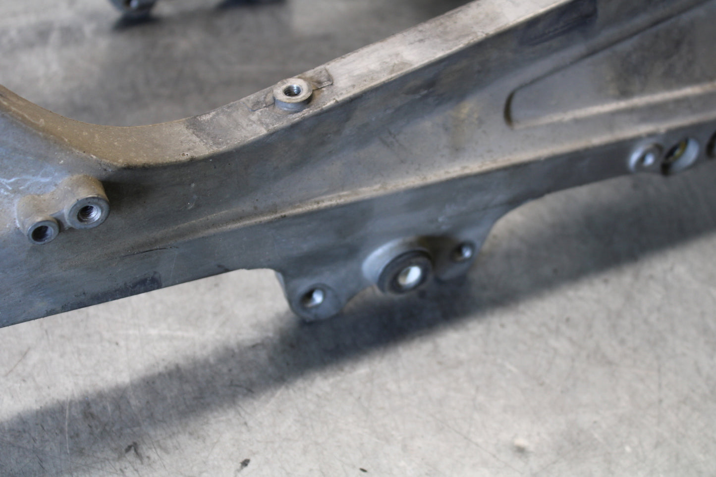 03-04 HONDA CBR600RR REAR SUBFRAME BACK SUB FRAME 50200-MEE-000 BB661