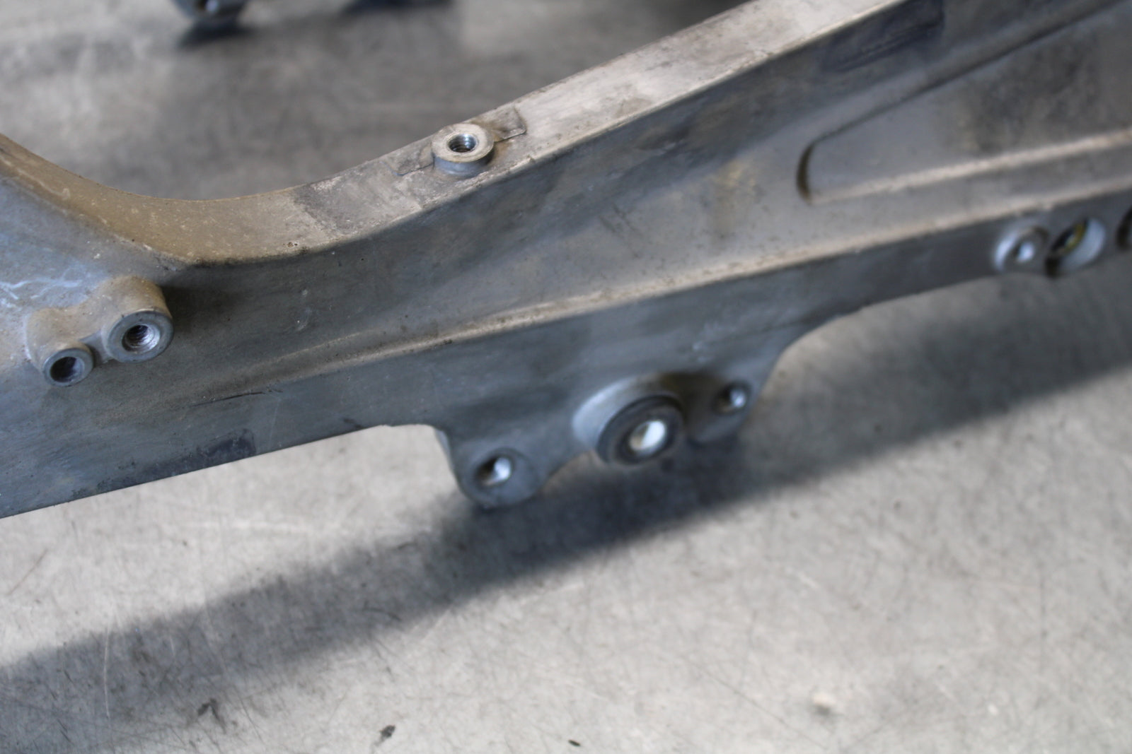 03-04 HONDA CBR600RR REAR SUBFRAME BACK SUB FRAME 50200-MEE-000 BB661