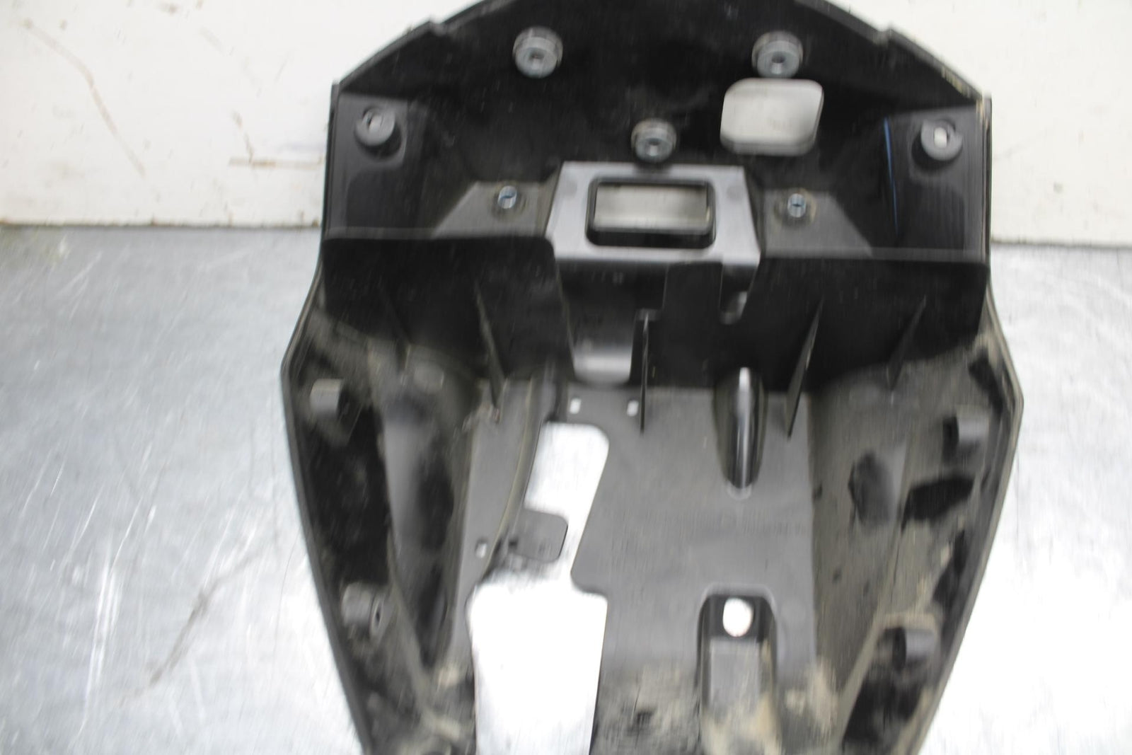 16-18 KTM 690 DUKE UPPER FAIRING MIRROR GAUGES STAY BRACKET BB631