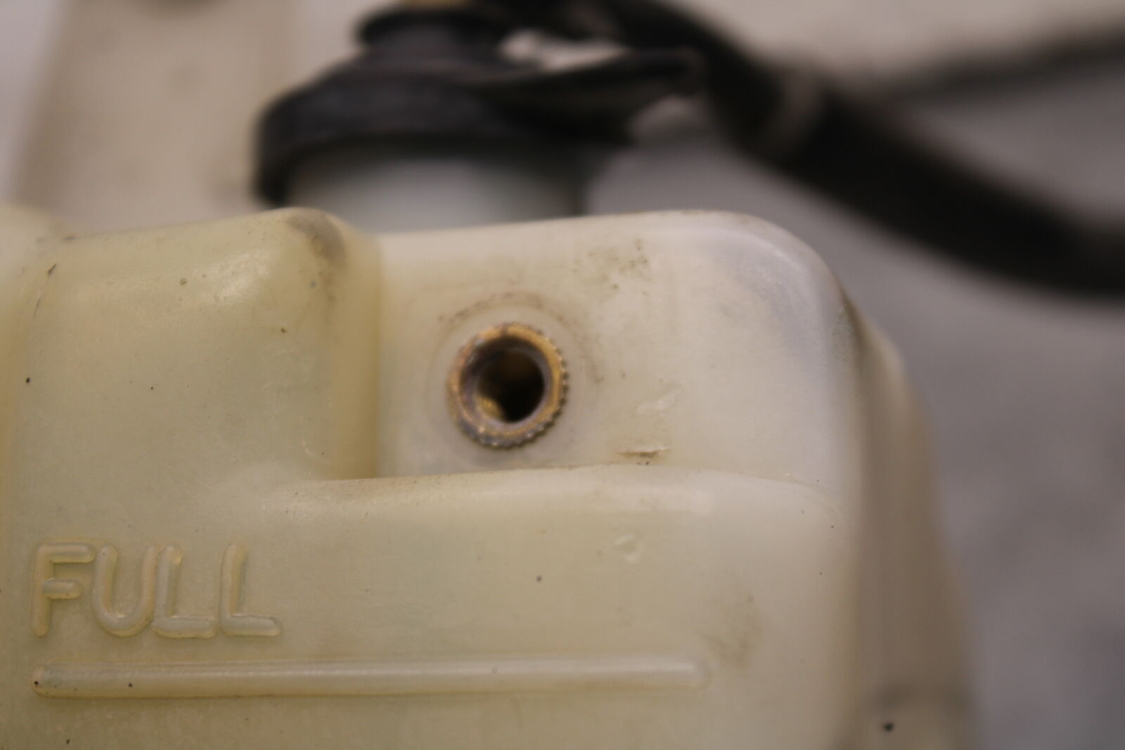 04-06 YAMAHA YZF R1 COOLANT WATER TANK RESERVOIR BOTTLE 5VY-21871-00-00 BB659