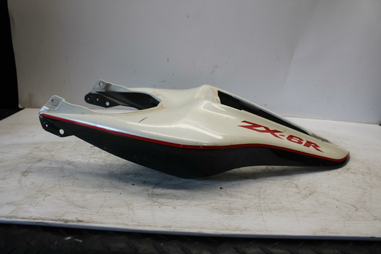 07-08 KAWASAKI NINJA ZX6R REAR BACK TAIL FAIRING COWL SHROUD BB274