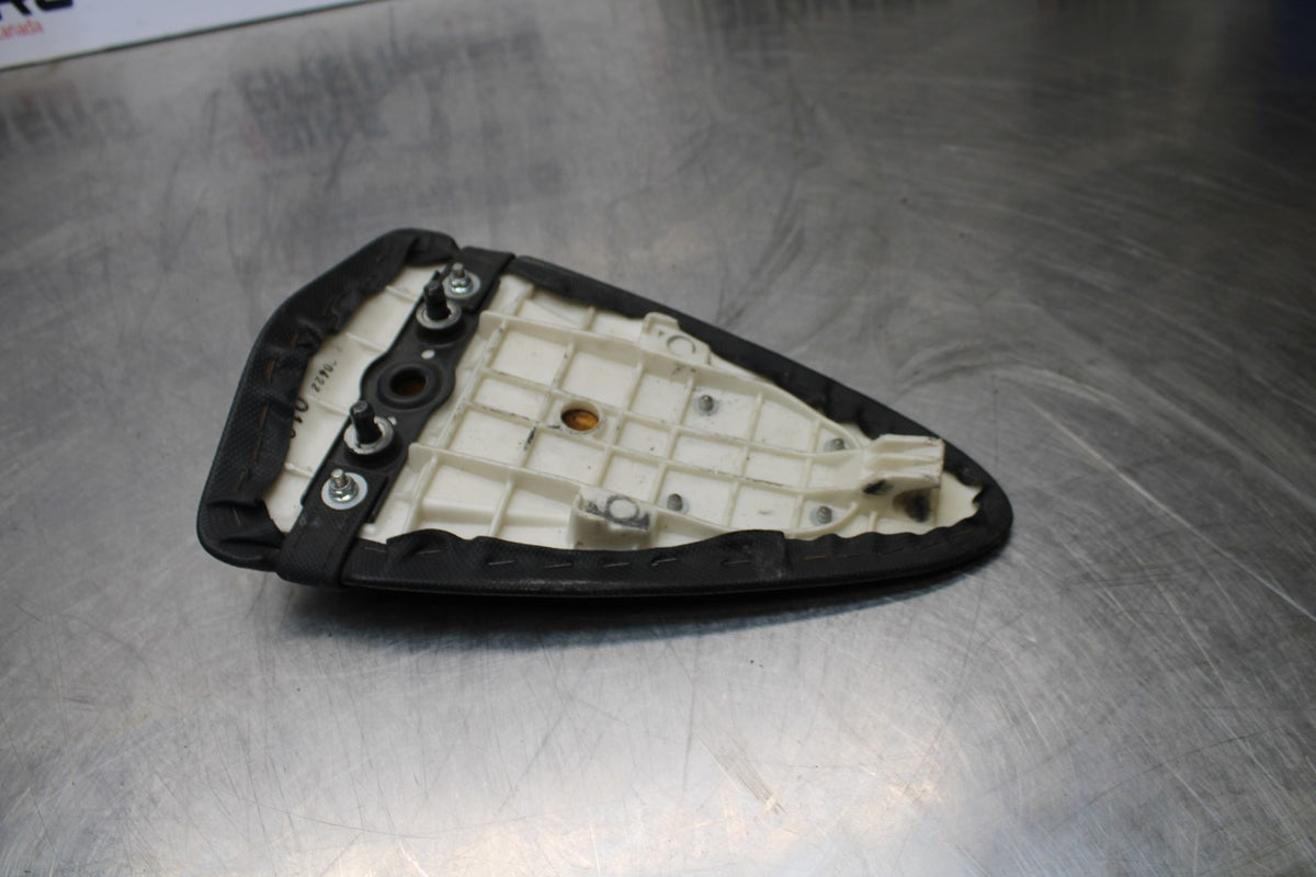 07-08 KAWASAKI NINJA ZX6R REAR BACK PASSENGER SEAT PAD SADDLE PILLION BB175