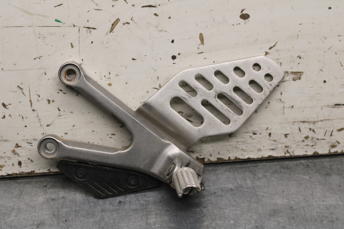 06-07 YAMAHA YZF R6 LEFT REARSET REAR SET DRIVER FOOT PEG REST STOP BB742
