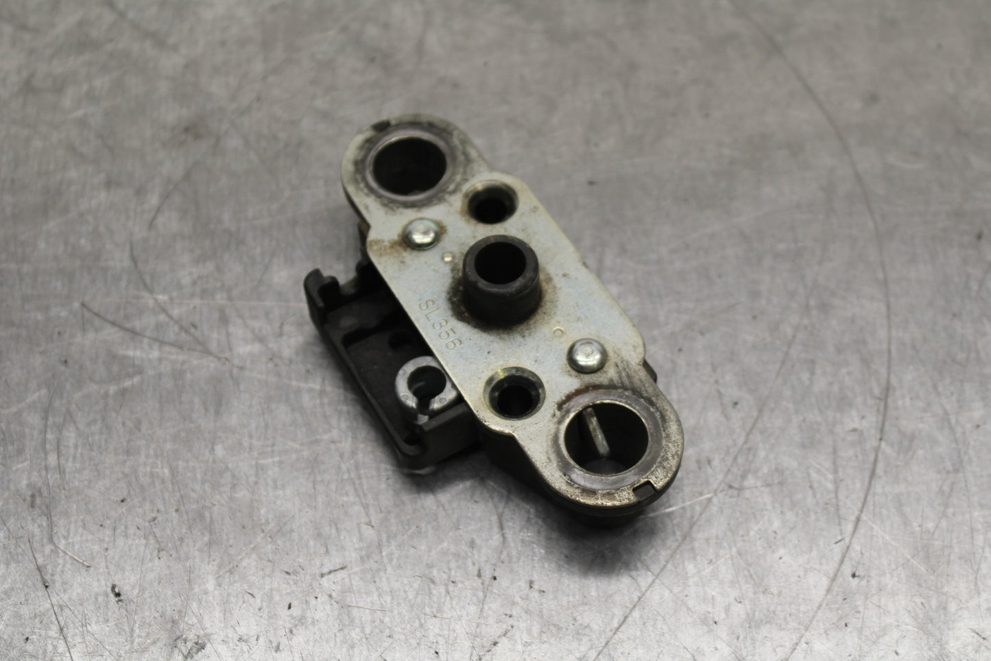 12-13 KAWASAKI Z1000 REAR PASSENGER SEAT LATCH LOCK ASSEMBLY BB743