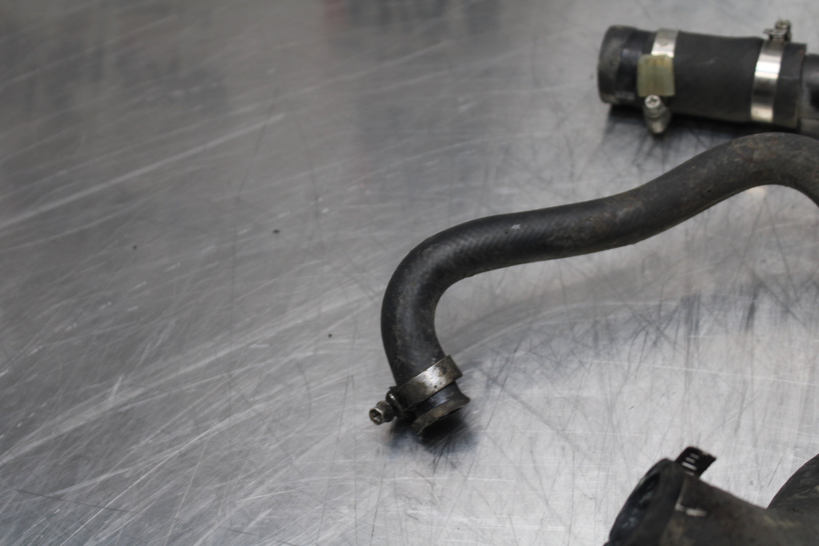 04-05 KAWASAKI NINJA ZX10R RADIATOR HOSES ENGINE COOLANT WATER PIPES BB163