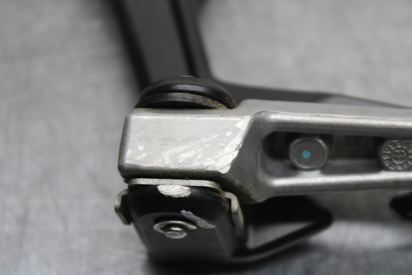 24 KAWASAKI NINJA 500 ABS REAR BACK PASSENGER PEG SET PAIR BB730